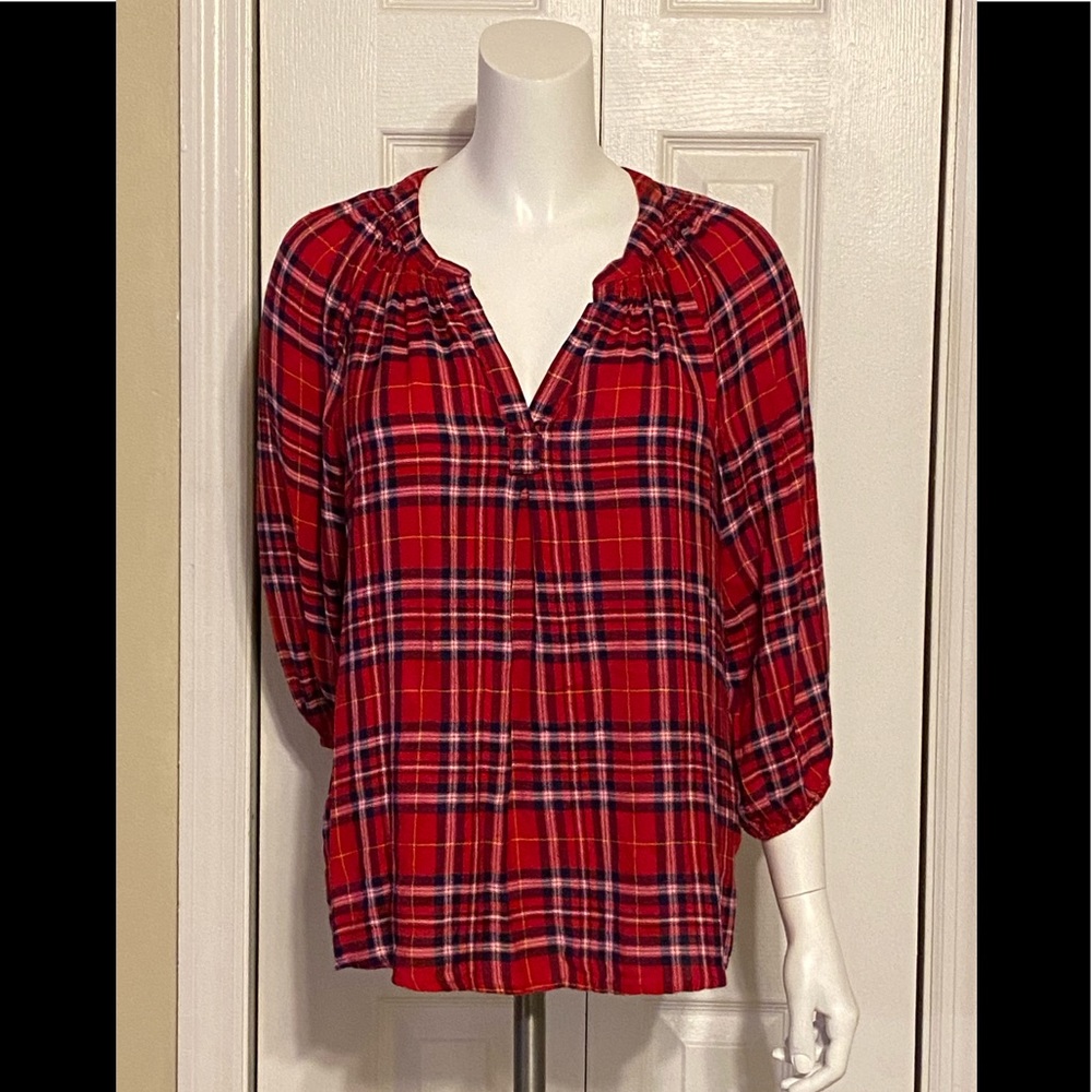 EUC Crown & Ivy Plaid Peasant Top SZ M